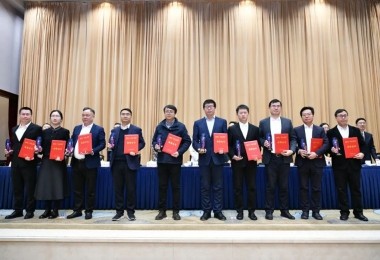 华时捷科技易亚男 荣获湖南省“卓越工程师”称号